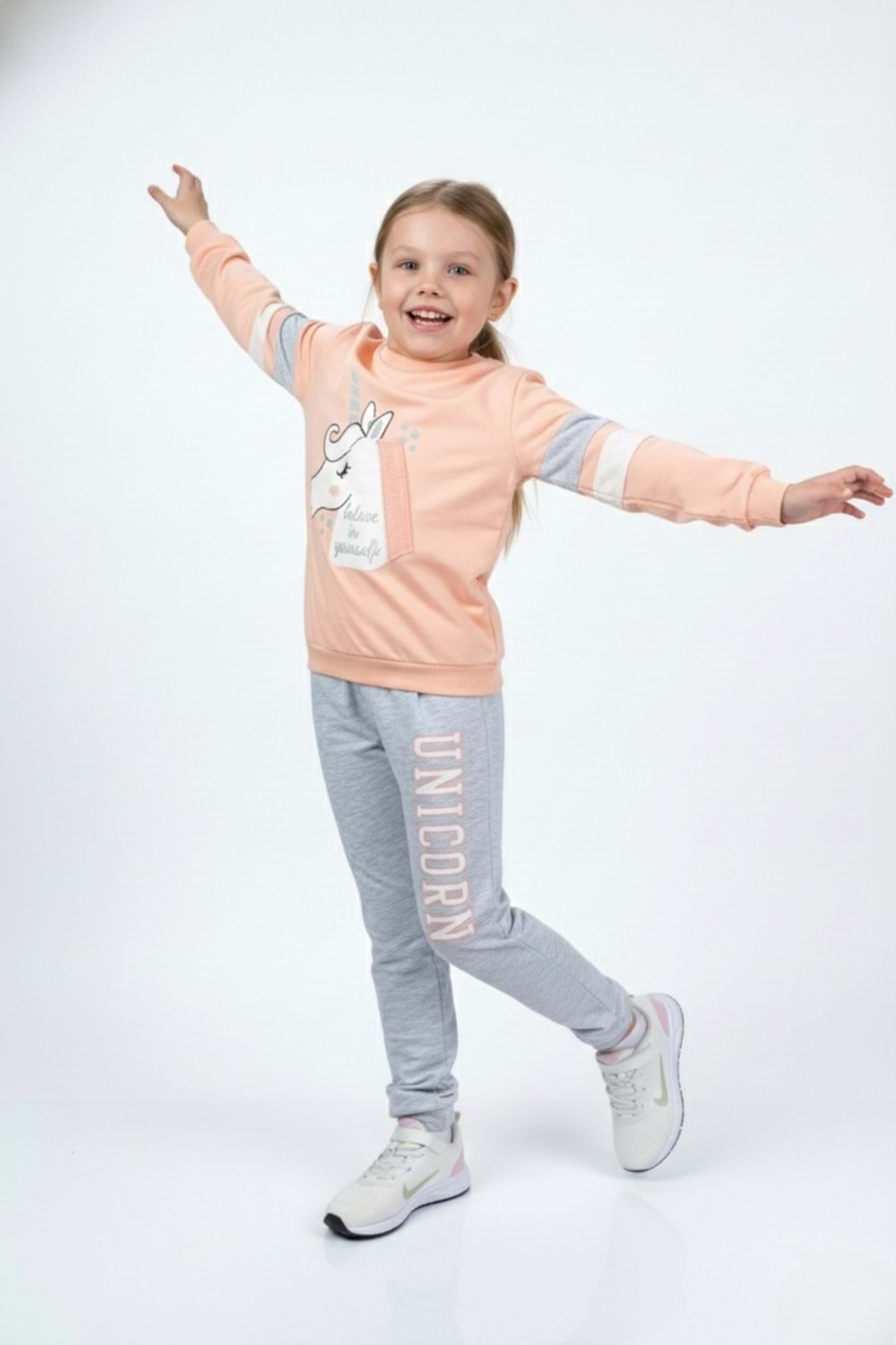 Kız Çocuk Boynuzlu At Eşofman Takımı