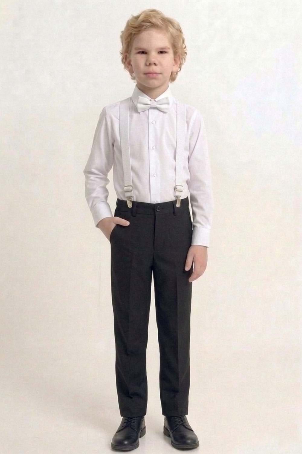 Beyaz Gömlekli Erkek Çocuk Takım M00787