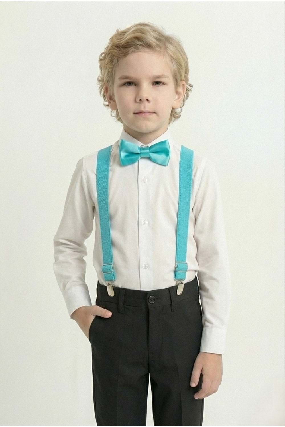 Beyaz Gömlekli Erkek Çocuk Takım M00787