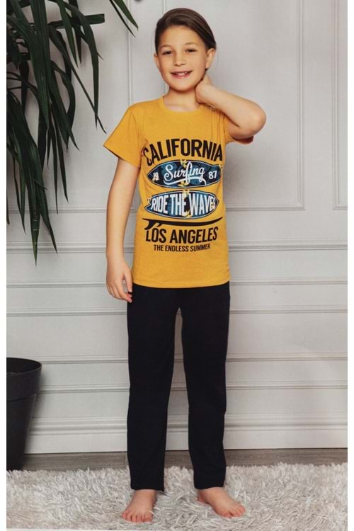 Kısa Kol Tişört , Uzun Pantolon Baskılı Erkek Çocuk Pijama M00673