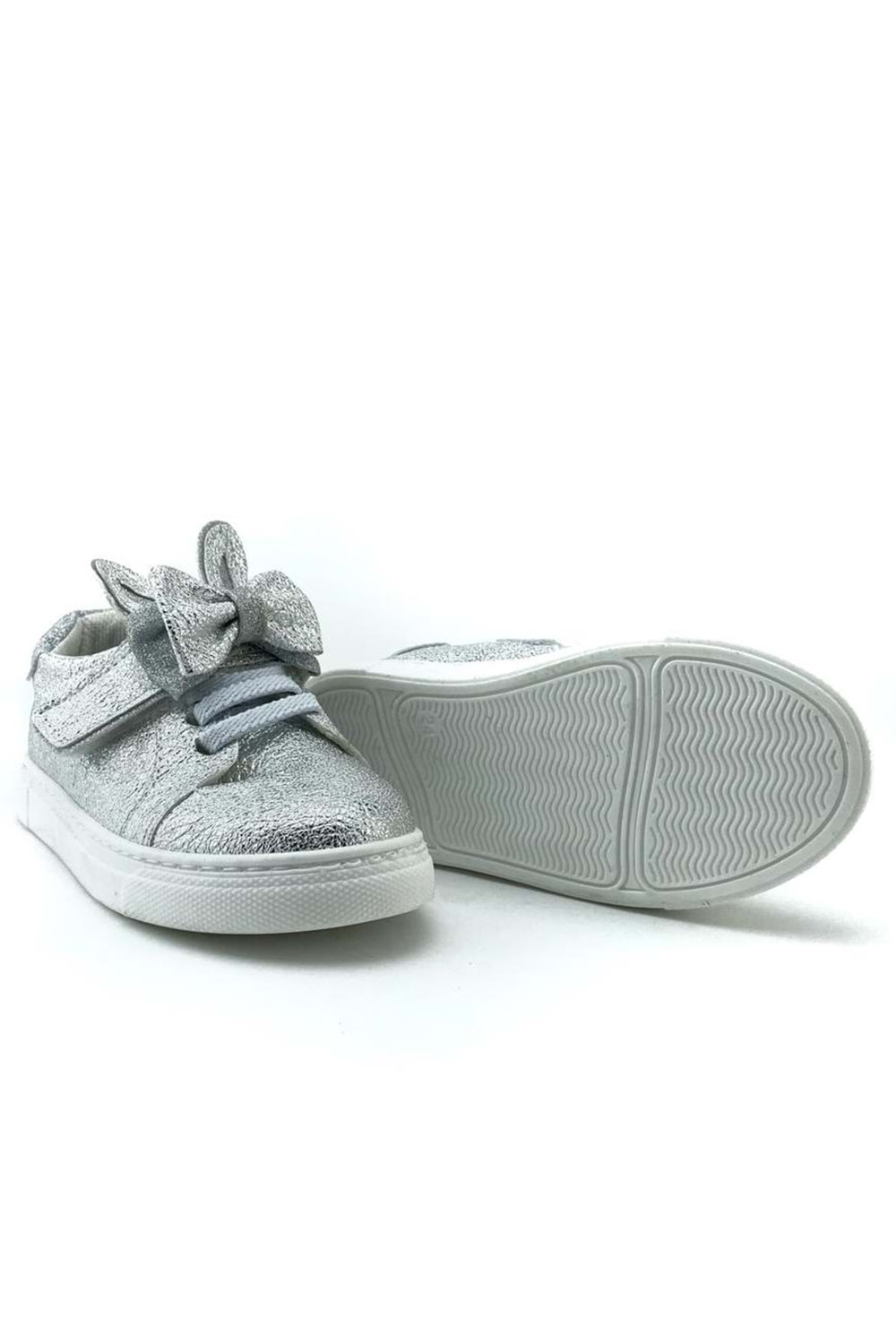 Parlak Fiyonklu Kulaklı Kız Çocuk Ayakkabısı
