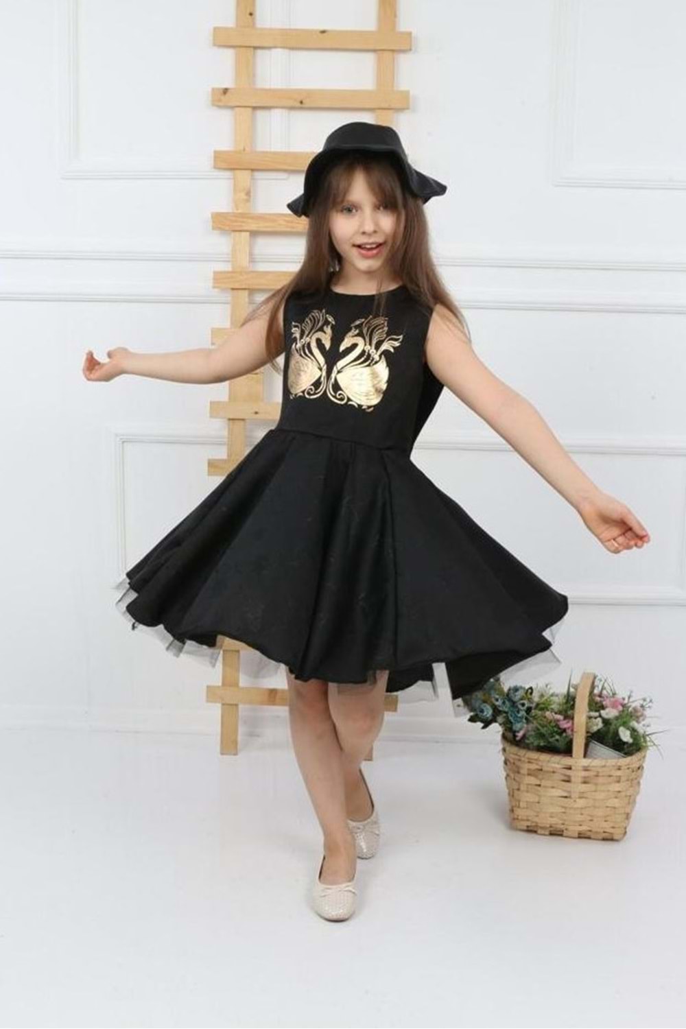 Miss Kuğu Varak Desen Şapkalı Kanatlı Kız Çocuk Elbise